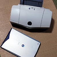 Canon�̃R���r