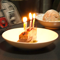 �P�[�L�ɂS�{�̃��[�\�N