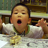 �؂̍H�[�ɂăw���R�v�^�[�̖͌^���