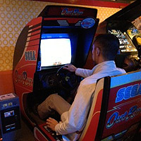 �Q�S�N�Ԃ�Ƀv���C���܂��� SEGA OutRun