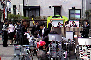 ���Ԃɐ���O�ŋL�O�ʐ^