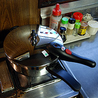 ���j���[�̈��͓�