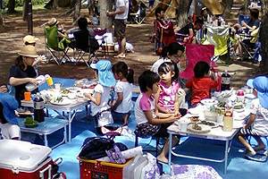 �H�ׂ�q���B