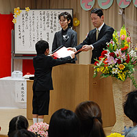 �����؏����^